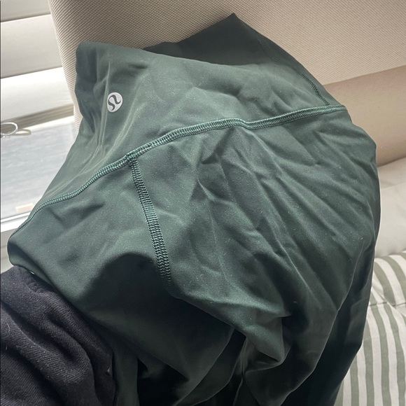 NWOT Lululemon wunder train forest green size 4 cropped - Picture 4 of 4